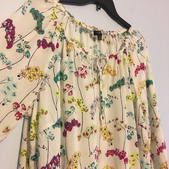 Talbots Floral Peasant Top - Picture 2 of 8